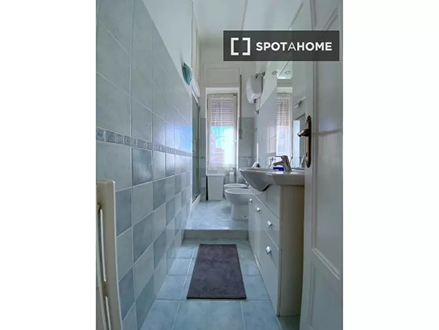 Immagine 11 di Appartamento in affitto  in Via la Spezia a Roma