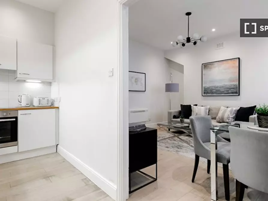 Immagine 14 di Appartamento in affitto  in -41 Nottingham Pl a Paddington