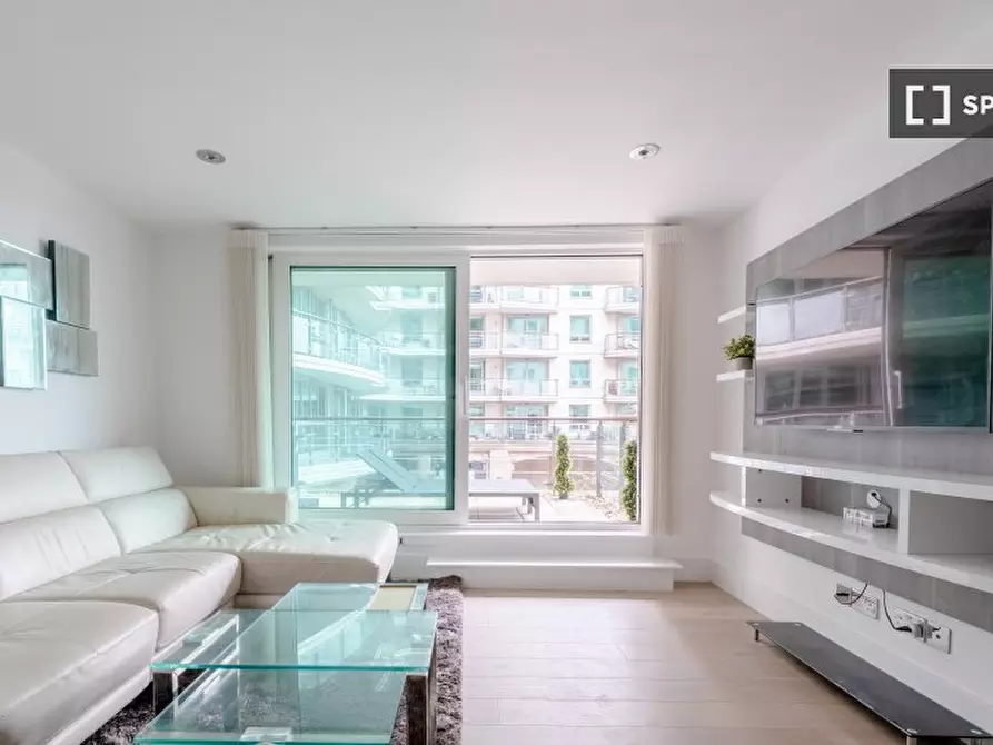 Immagine 3 di Appartamento in affitto  in St George Wharf a Lambeth