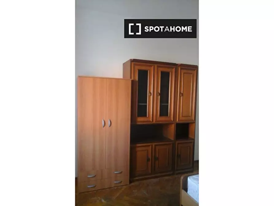 Immagine 2 di Camera condivisa in affitto  in Via Castelbarco a Trento