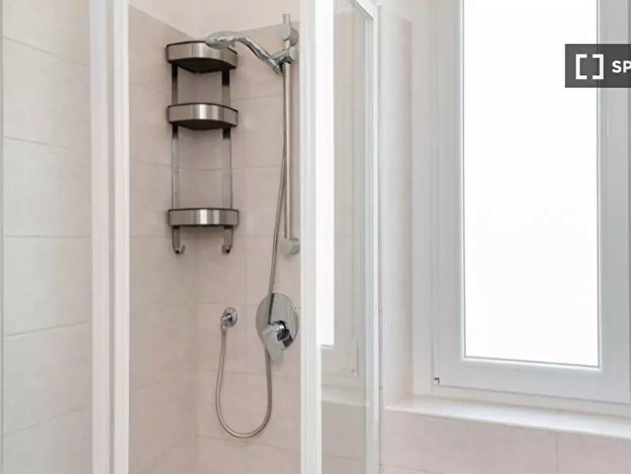 Immagine 10 di Camera condivisa in affitto  in Via Macedonio Melloni a Milano