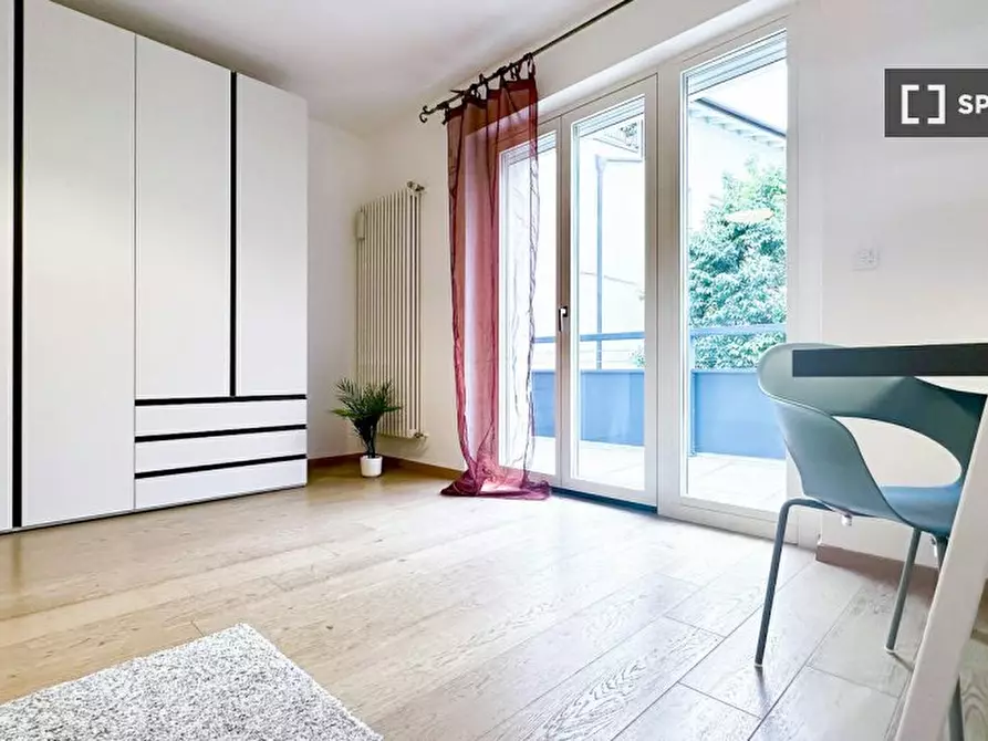 Immagine 2 di Camera condivisa in affitto  in Via Malvasia a Trento