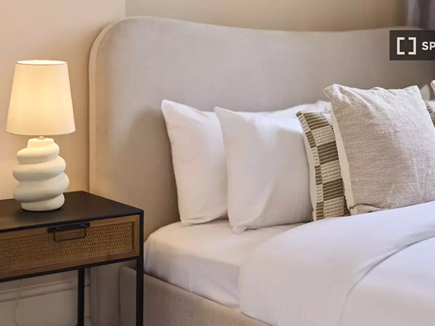 Immagine 10 di Appartamento in affitto  in Queensberry Place a Kensington