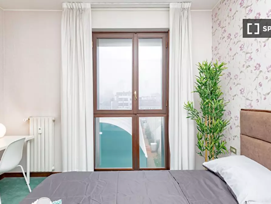 Immagine 3 di Camera condivisa in affitto  in Via Francesco Caracciolo a Milano