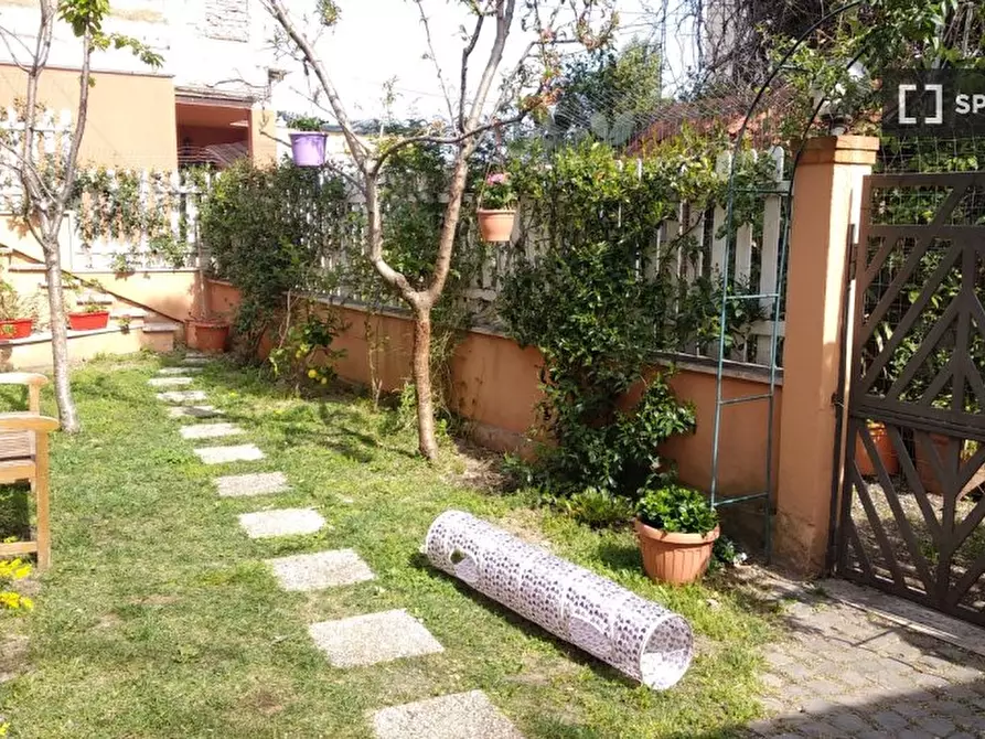 Immagine 11 di Ufficio in affitto  in Via del Mandrione a Roma