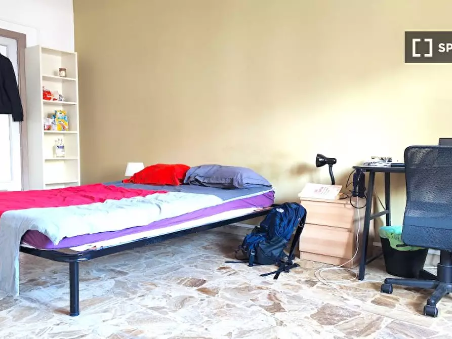 Immagine 5 di Camera condivisa in affitto  in Viale Tirreno, 00141 Roma RM, Italy a Roma