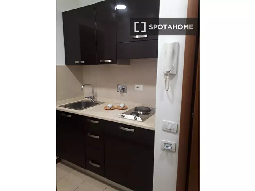 Immagine 6 di Camera condivisa in affitto  in Via Prenestina a Roma