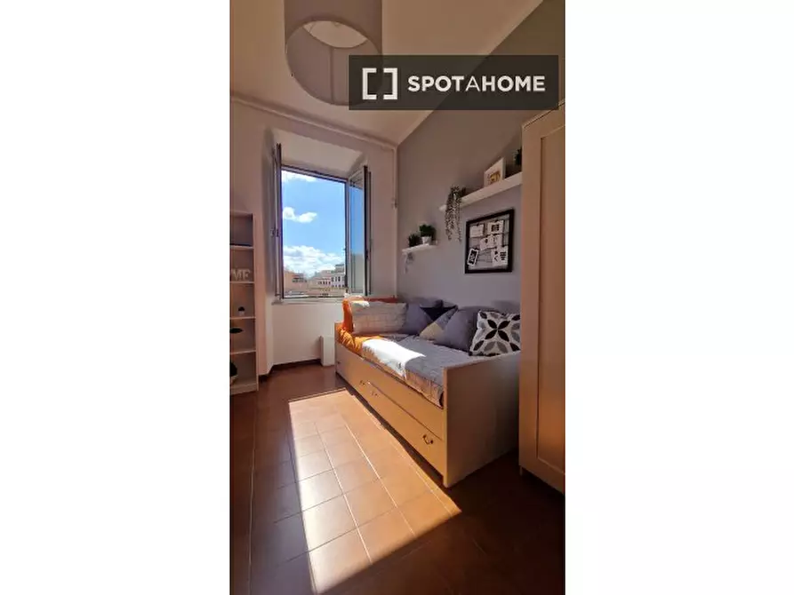 Immagine 7 di Camera condivisa in affitto  in Via Paolo Paruta a Roma