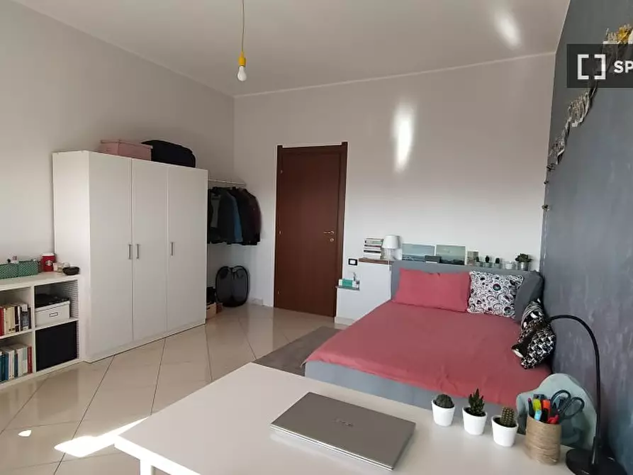 Immagine 5 di Camera condivisa in affitto  in Via Marco Polo a Corsico