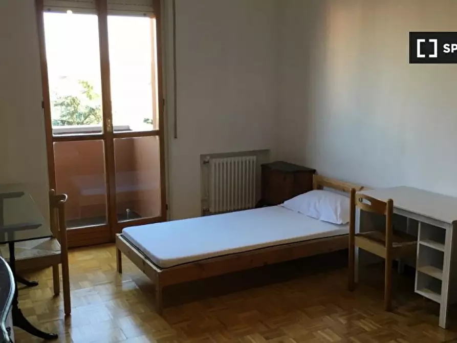 Immagine 4 di Camera condivisa in affitto  in Via San Donato a Bologna