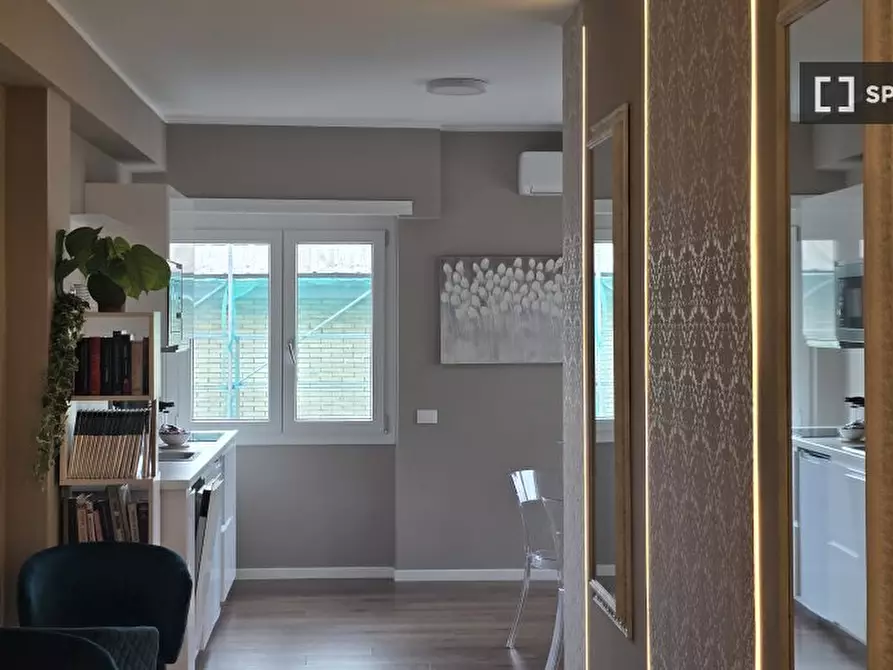 Immagine 10 di Camera condivisa in affitto  in Via Nicolò da Pistoia a Roma