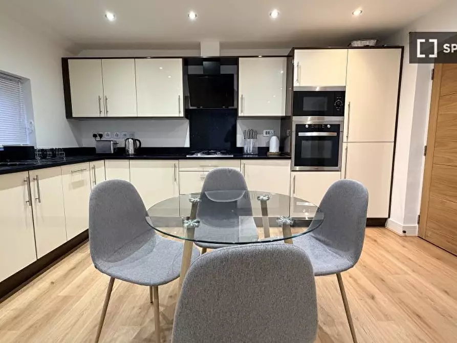 Immagine 9 di Appartamento in affitto  in Uxbridge Road a Harrow