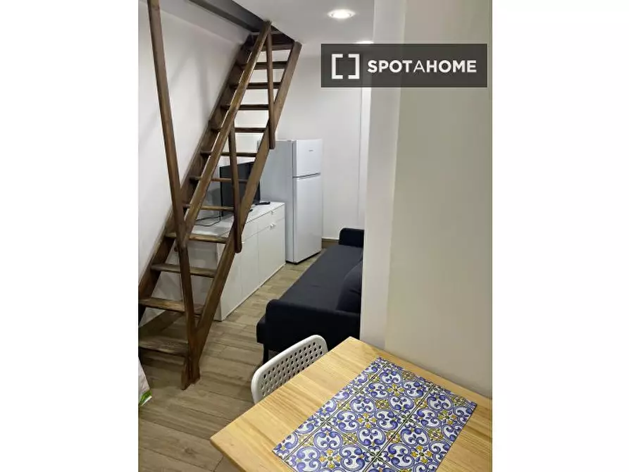 Immagine 10 di Appartamento in affitto  in Via dei Tribunali a Napoli