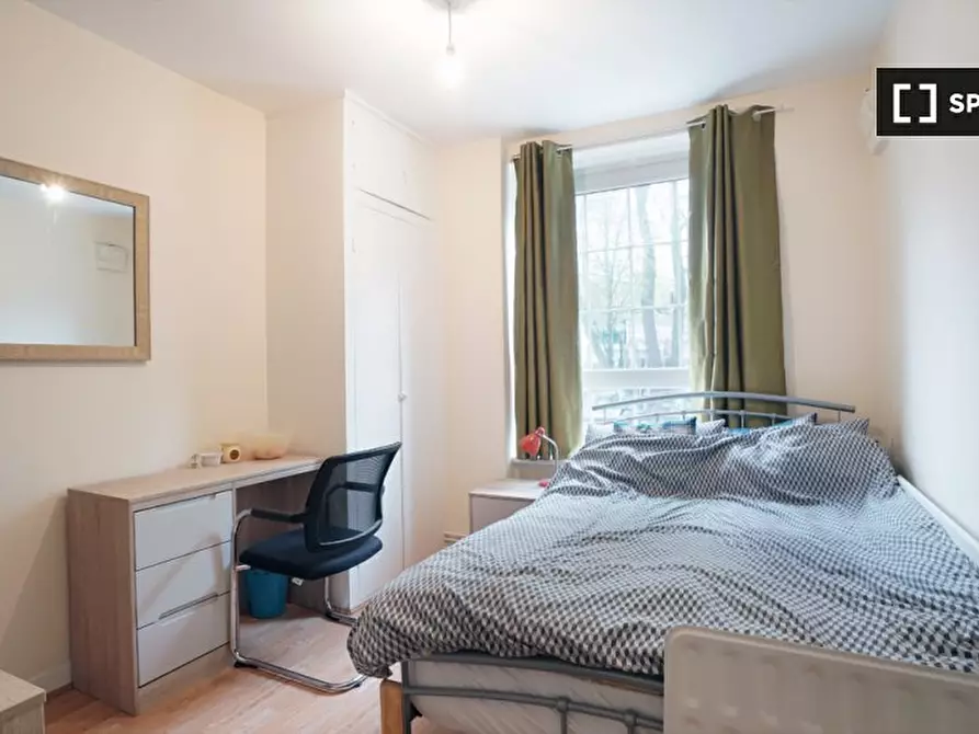 Immagine 7 di Camera condivisa in affitto  in Gill St a Poplar