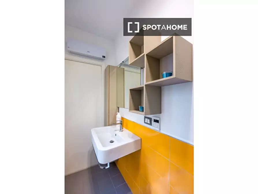 Immagine 14 di Appartamento in affitto  in Corso Umberto I a Napoli