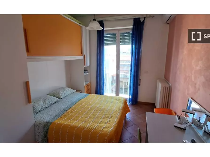 Immagine 18 di Camera condivisa in affitto  in Via S. Arcangelo a Baiano a Napoli