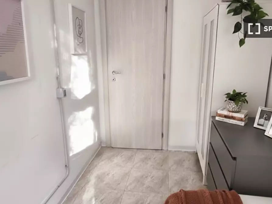 Immagine 2 di Camera condivisa in affitto  in Via Lero, 00144 Roma RM, Italy a Roma