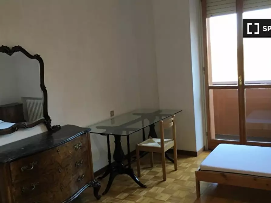 Immagine 5 di Camera condivisa in affitto  in Via San Donato a Bologna