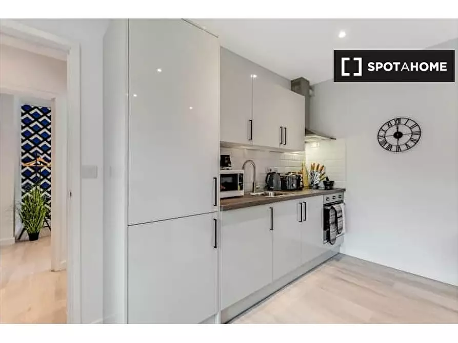 Immagine 5 di Appartamento in affitto  in Flat Devonshire House 577 High Road N17 6SB a Tottenham