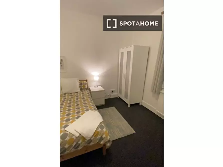 Immagine 2 di Camera condivisa in affitto  in -6 Clearburn Gardens a Liberton and Craigmillar