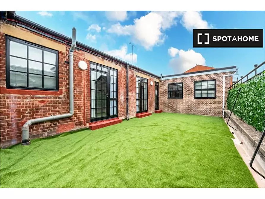 Immagine 16 di Appartamento in affitto  in Flat Devonshire House 577 High Road N17 6SB a Tottenham