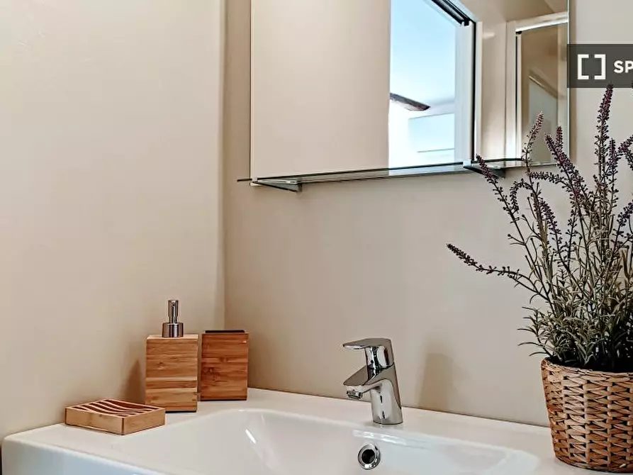 Immagine 13 di Appartamento in affitto  in Via Borromei a Milano