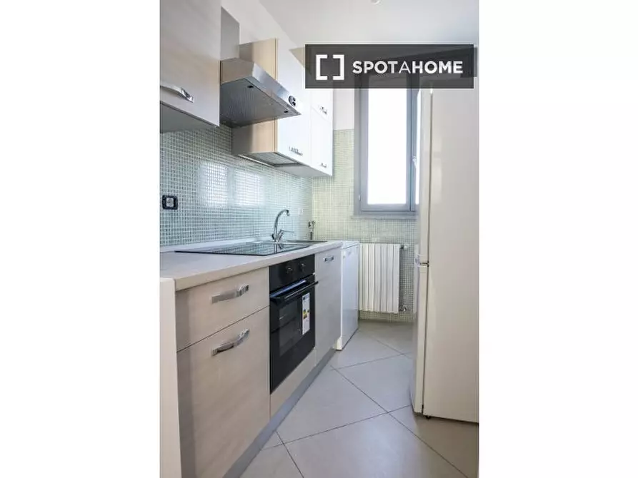 Immagine 4 di Camera condivisa in affitto  in Via Giuseppe De Finetti a Milano