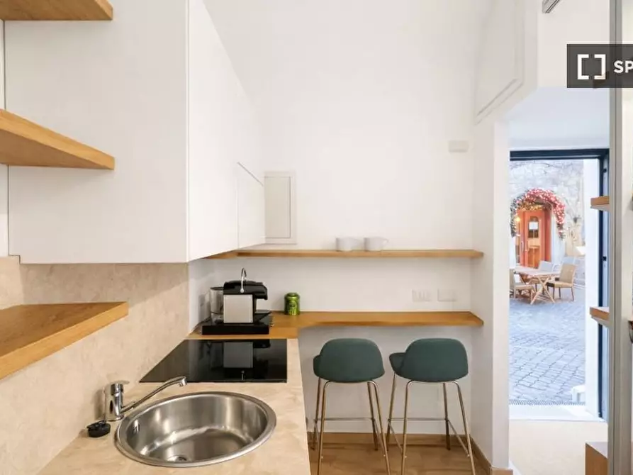 Immagine 3 di Ufficio in affitto  in Via degli Spagnoli a Roma