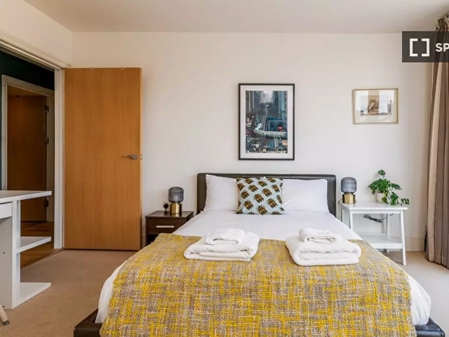 Immagine 19 di Appartamento in affitto  in Battersea Park Road a Wandsworth