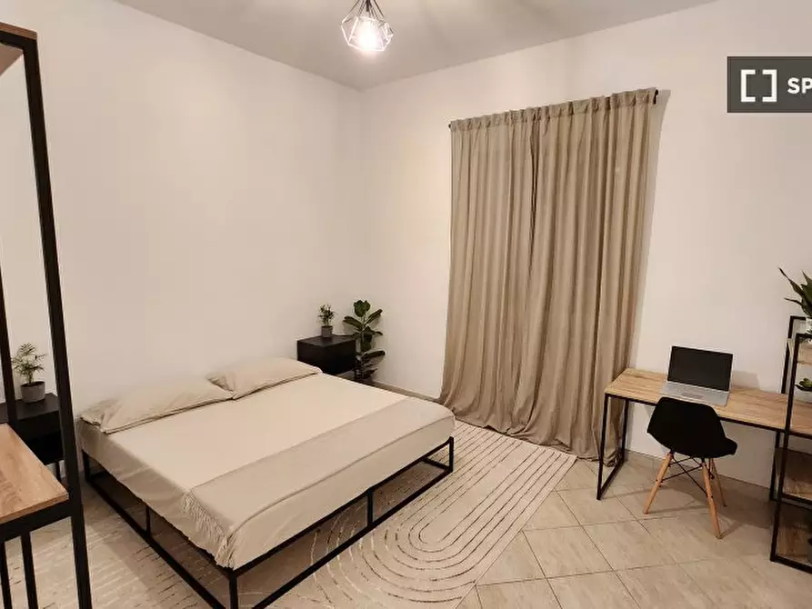 Immagine 2 di Camera condivisa in affitto  in Via Baucina a Roma