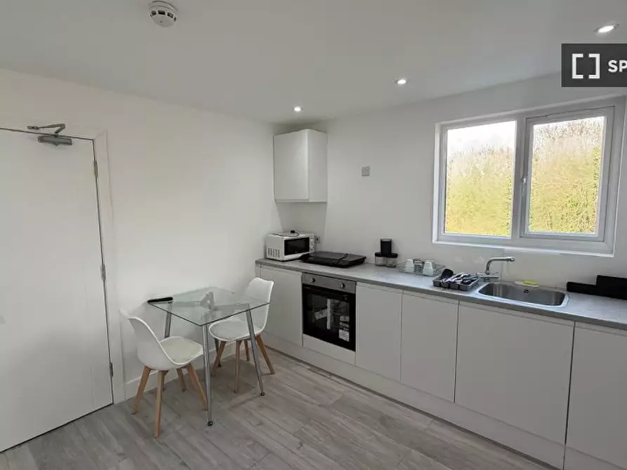 Immagine 1 di Appartamento in affitto  in Hill House Rd a Lambeth