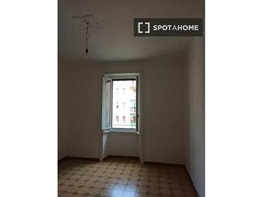Immagine 2 di Camera condivisa in affitto  in Viale Cirene a Milano