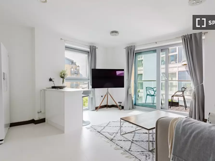 Immagine 4 di Appartamento in affitto  in Bridges Court Road a Wandsworth