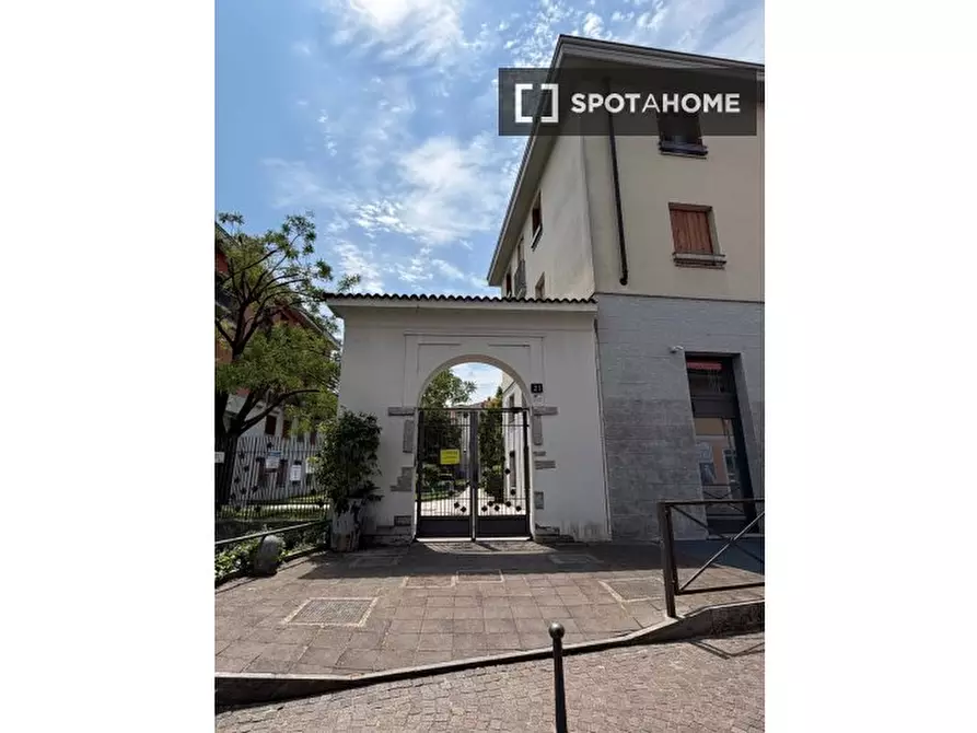 Immagine 2 di Appartamento in affitto  in Via Magolfa a Milano