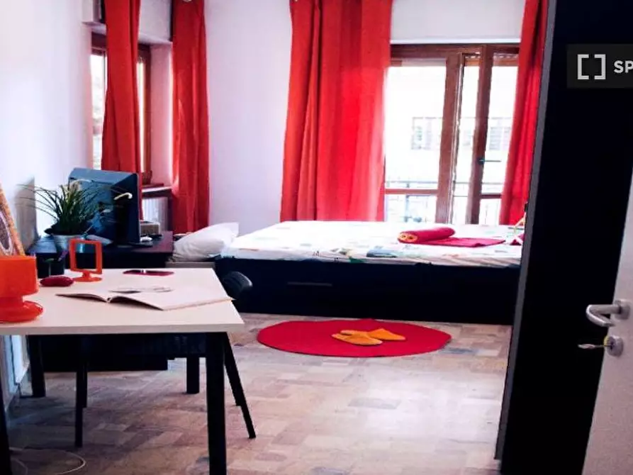 Immagine 2 di Camera condivisa in affitto  in Via Bassini a Milano