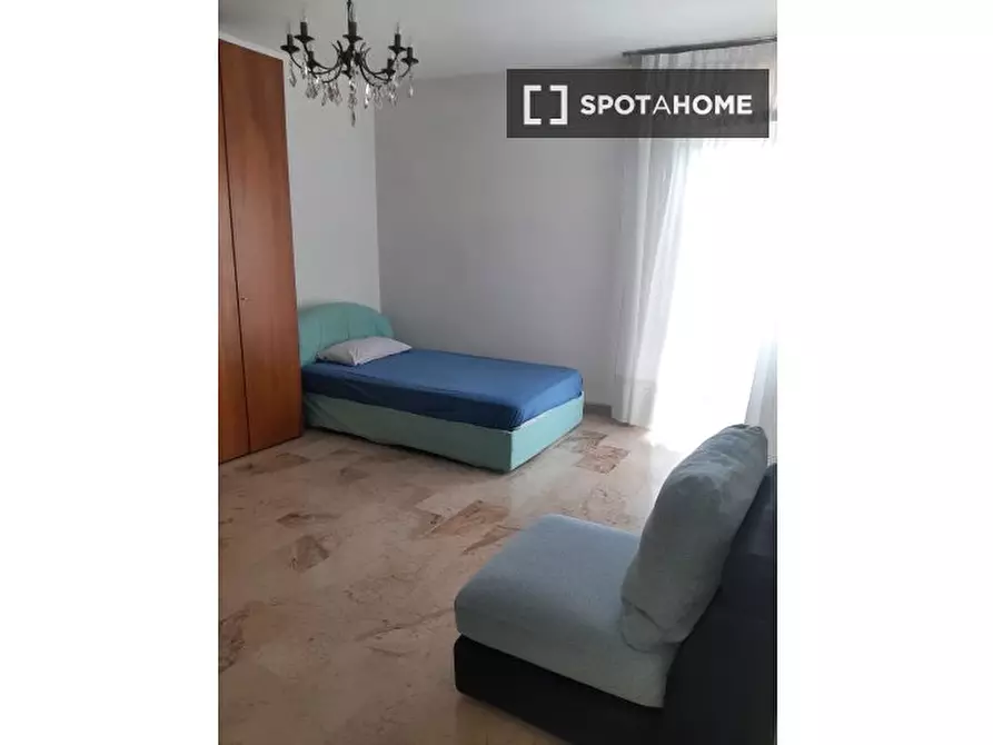 Immagine 6 di Camera condivisa in affitto  in Via Zara a Padova