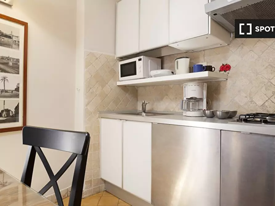 Immagine 3 di Ufficio in affitto  in Via Giulia a Roma