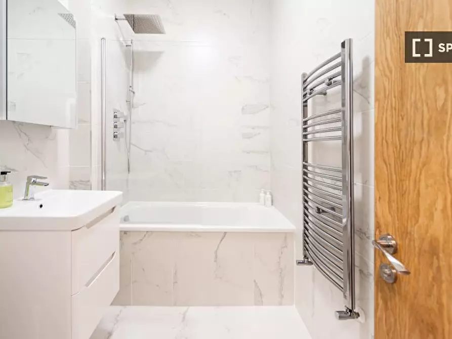 Immagine 10 di Appartamento in affitto  in Flat Bell House a Kensington