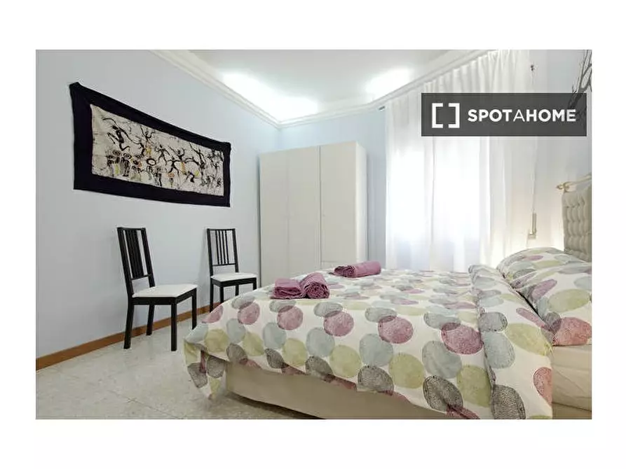 Immagine 2 di Camera condivisa in affitto  in Via Cipro a Roma