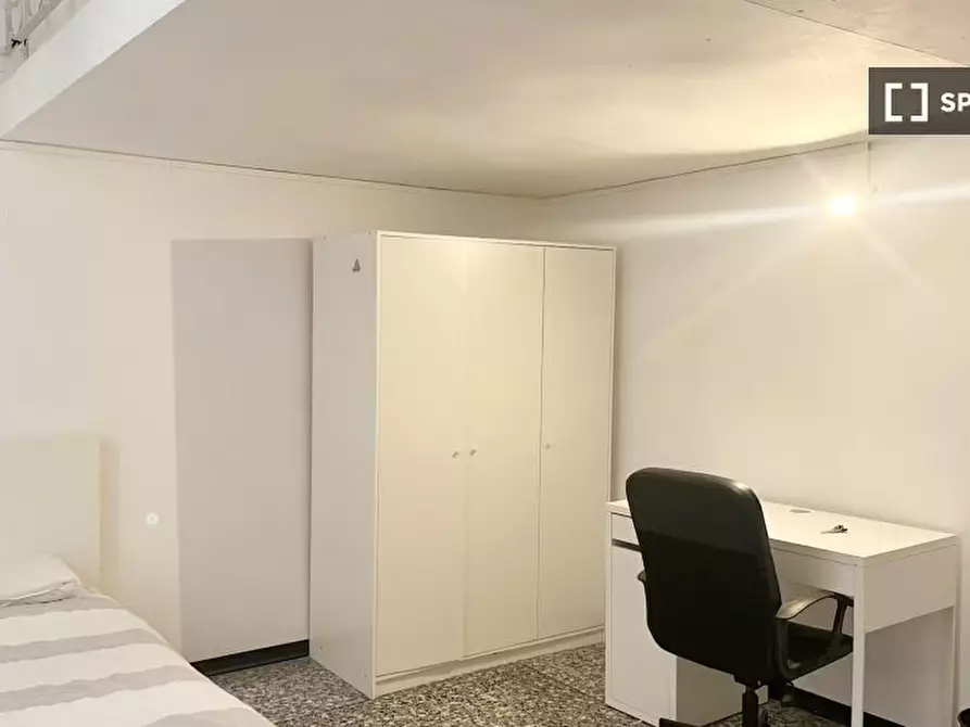Immagine 4 di Camera condivisa in affitto  in Via Caffaro a Genova