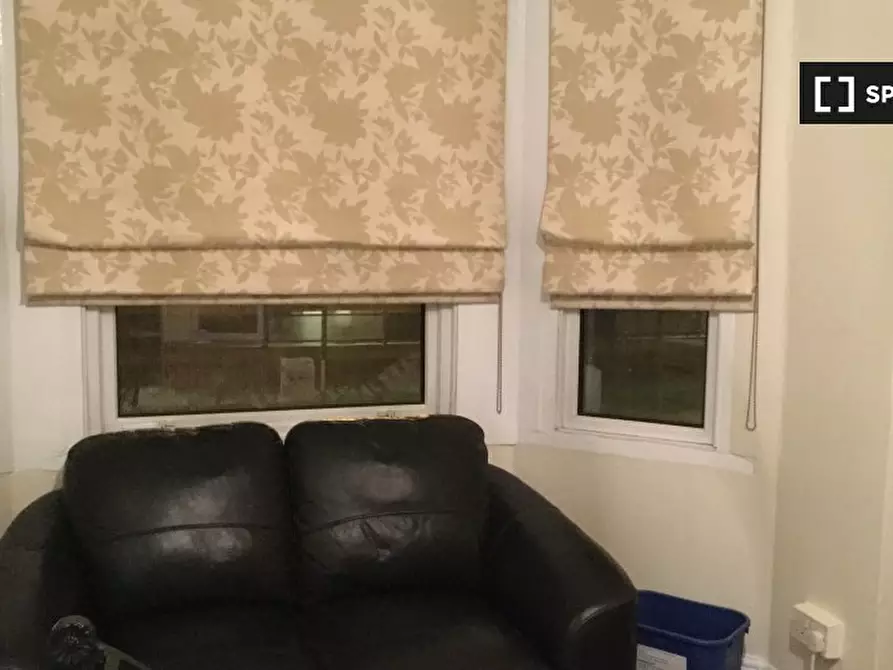 Immagine 8 di Ufficio in affitto  in Gossage Rd a Eltham