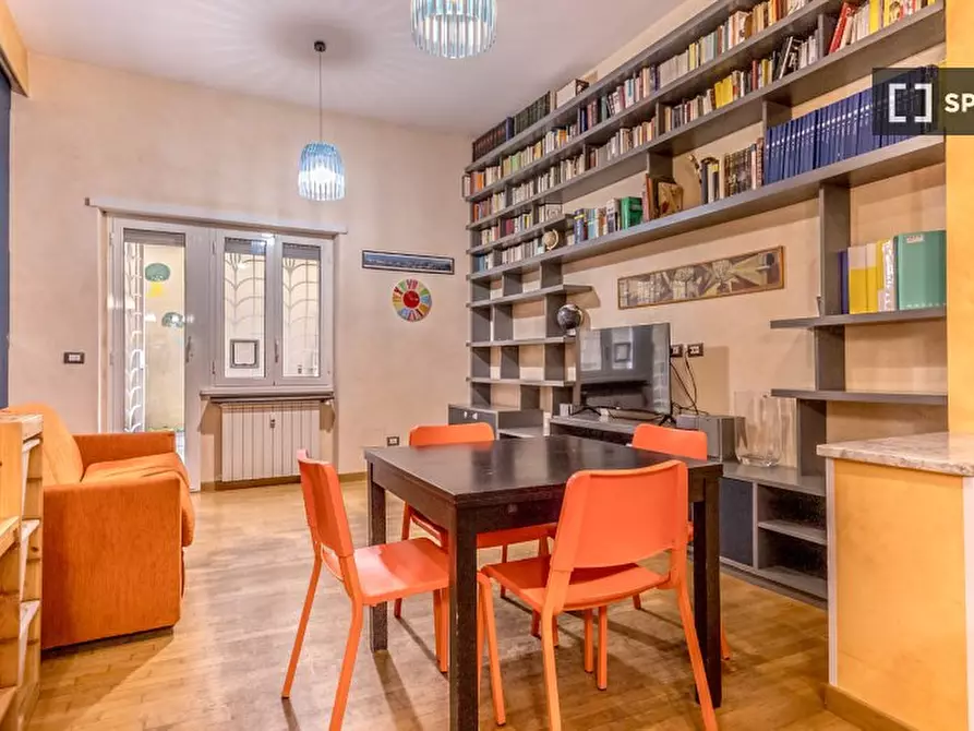 Immagine 9 di Appartamento in affitto  in Via di val Tellina a Roma