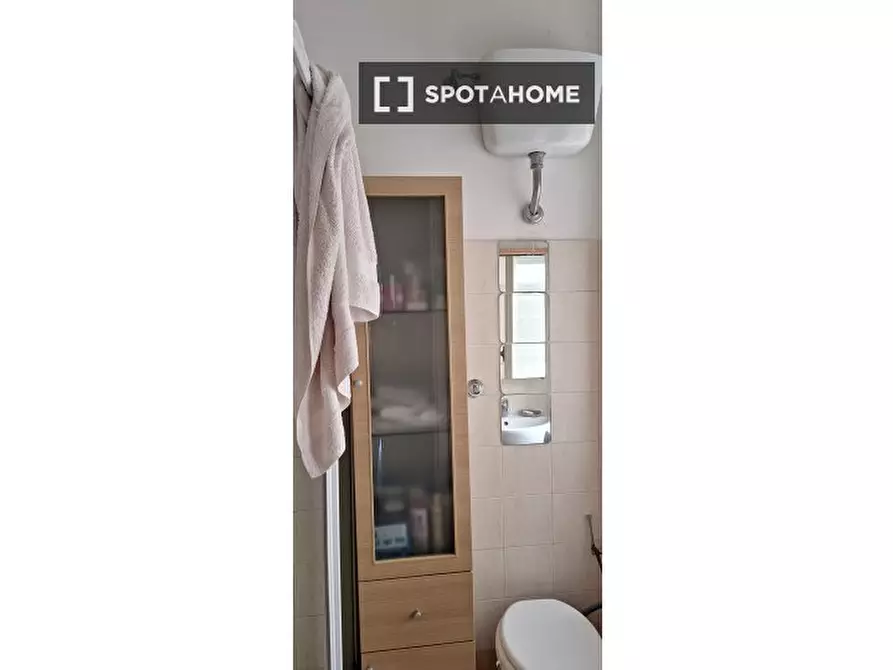 Immagine 7 di Camera condivisa in affitto  in Via Pietro de Cristofaro a Roma