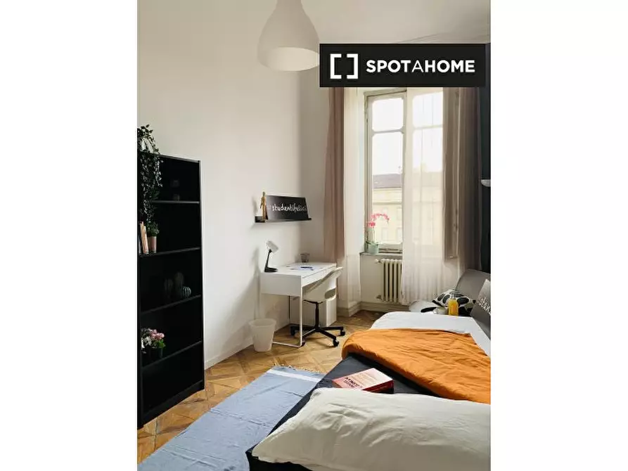 Immagine 2 di Camera condivisa in affitto  in Corso Re Umberto n. a Torino