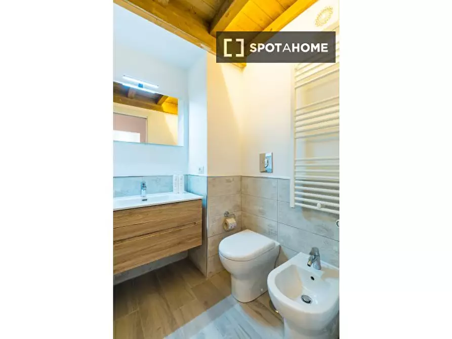 Immagine 18 di Ufficio in affitto  in Via San Nicola dei Caserti a Napoli