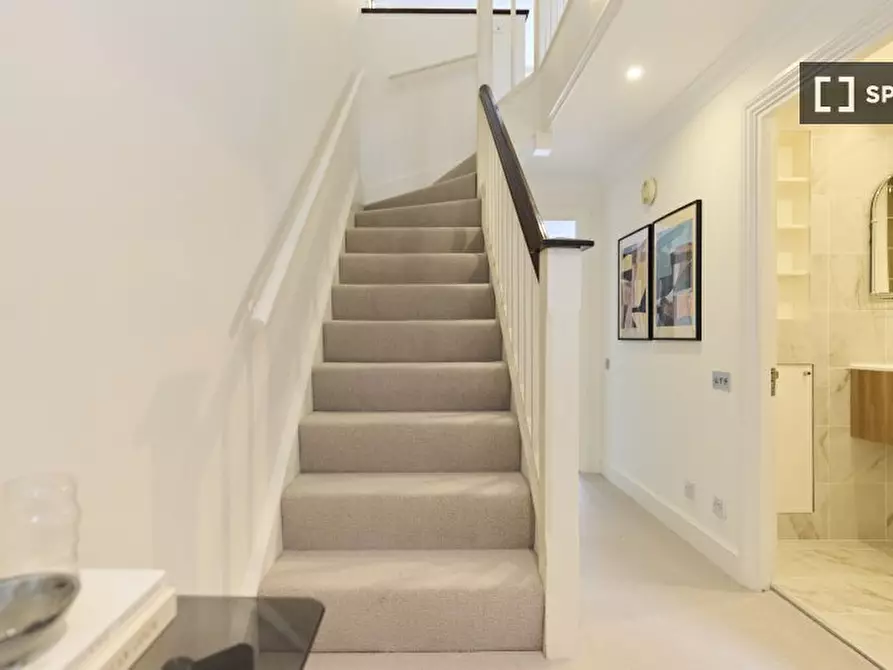 Immagine 17 di Appartamento in affitto  in Graces Mews a Paddington