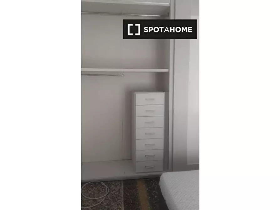 Immagine 8 di Camera condivisa in affitto  in Via Venezia a Genova