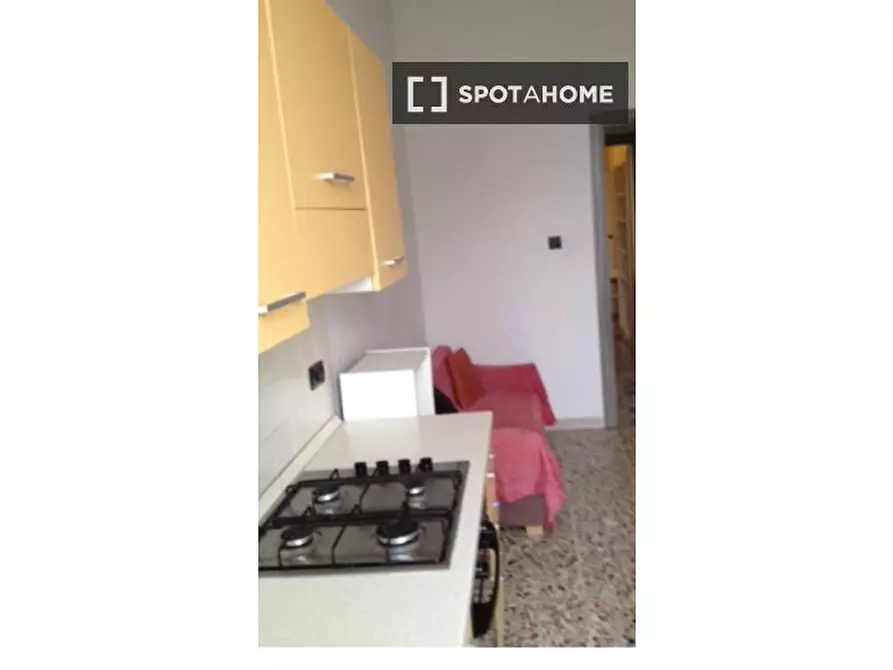 Immagine 4 di Camera condivisa in affitto  in Via Finalmarina a Torino