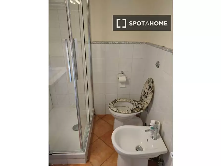 Immagine 10 di Ufficio in affitto  in Via del Mandrione a Roma