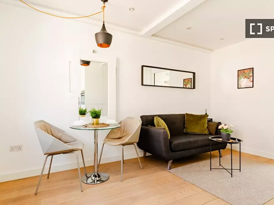 Immagine 2 di Appartamento in affitto  in Old Compton St a 